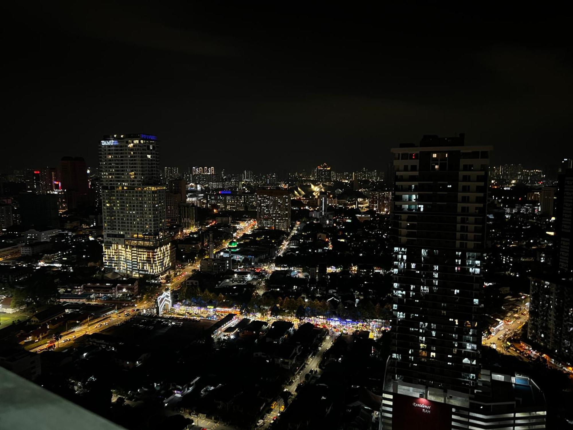 Mercu Summer Suites Klcc By Sweet Home Куала-Лумпур Экстерьер фото